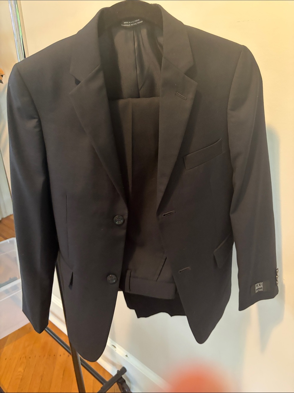 Ike Behar Black Boys Size 12 Suit - never worn